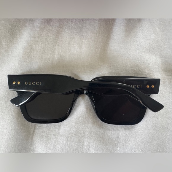 Gucci Black Sunglasses - Picture 3 of 4